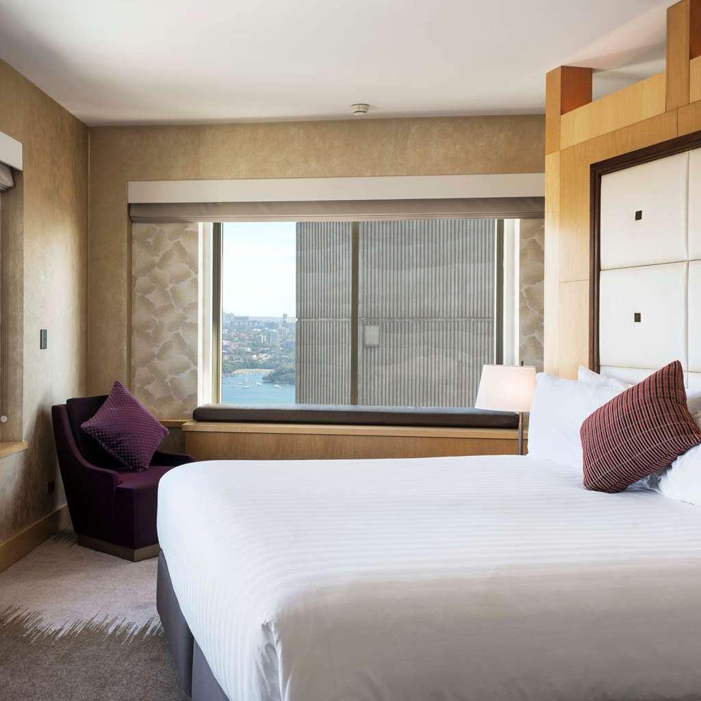 Amora Hotel Jamison Sydney Bilik gambar A bedroom at the hotel