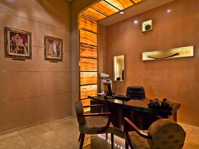 Amora Hotel Jamison Sydney Luaran gambar A private office at the Taj Mahal Palace, Mumbai, India